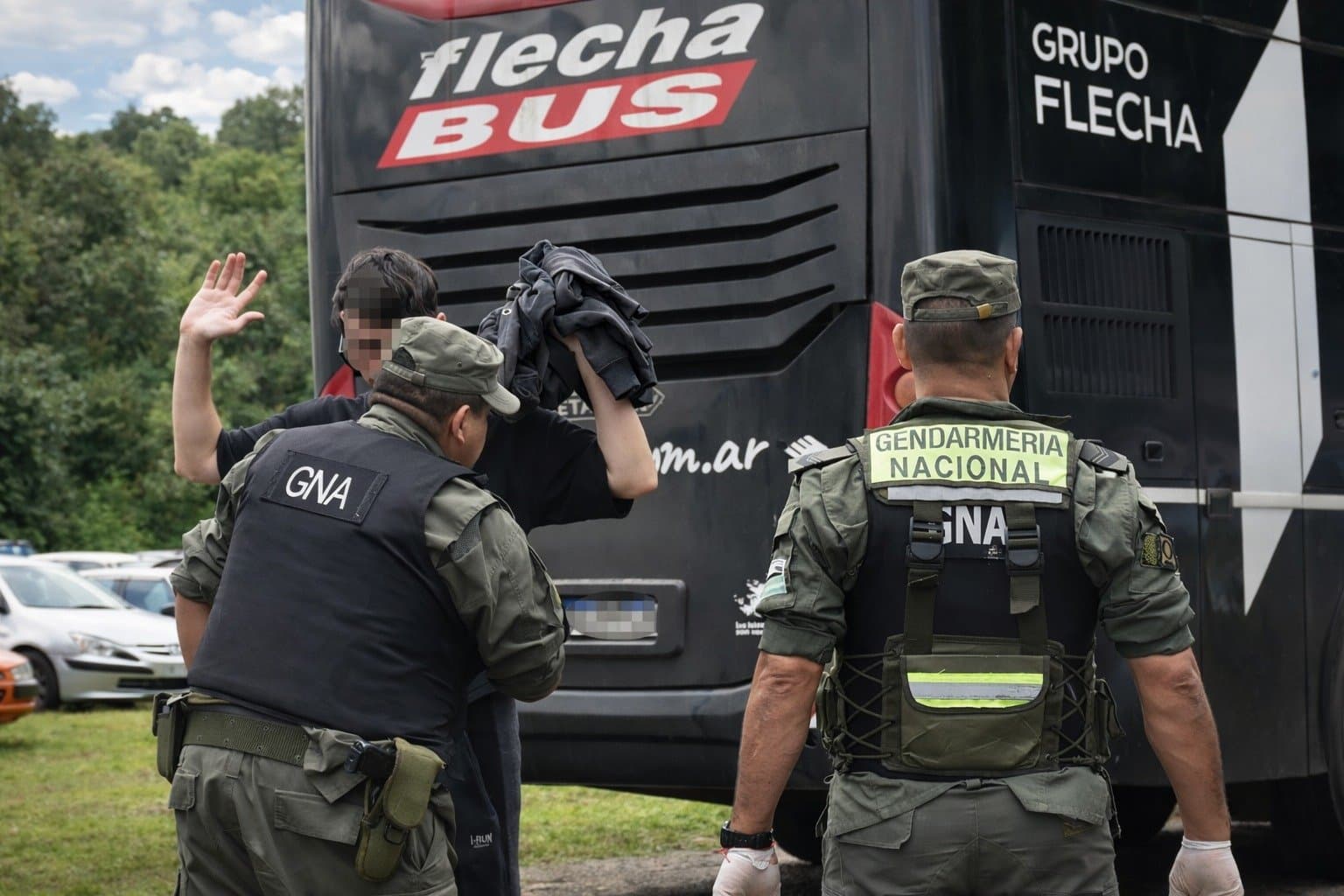 Refuerzan controles en Salvador Mazza sobre transportes de pasajeros por eventos de fútbol internacional