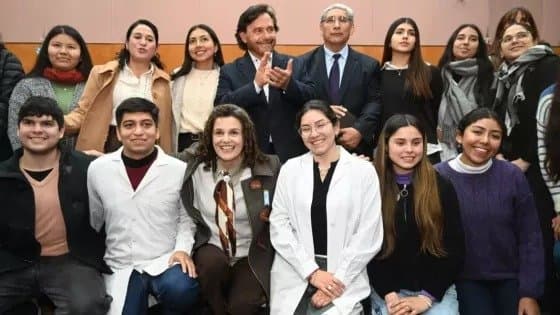 Salta financiará becas para estudiantes de Medicina del interior y reforzará escuelas técnicas